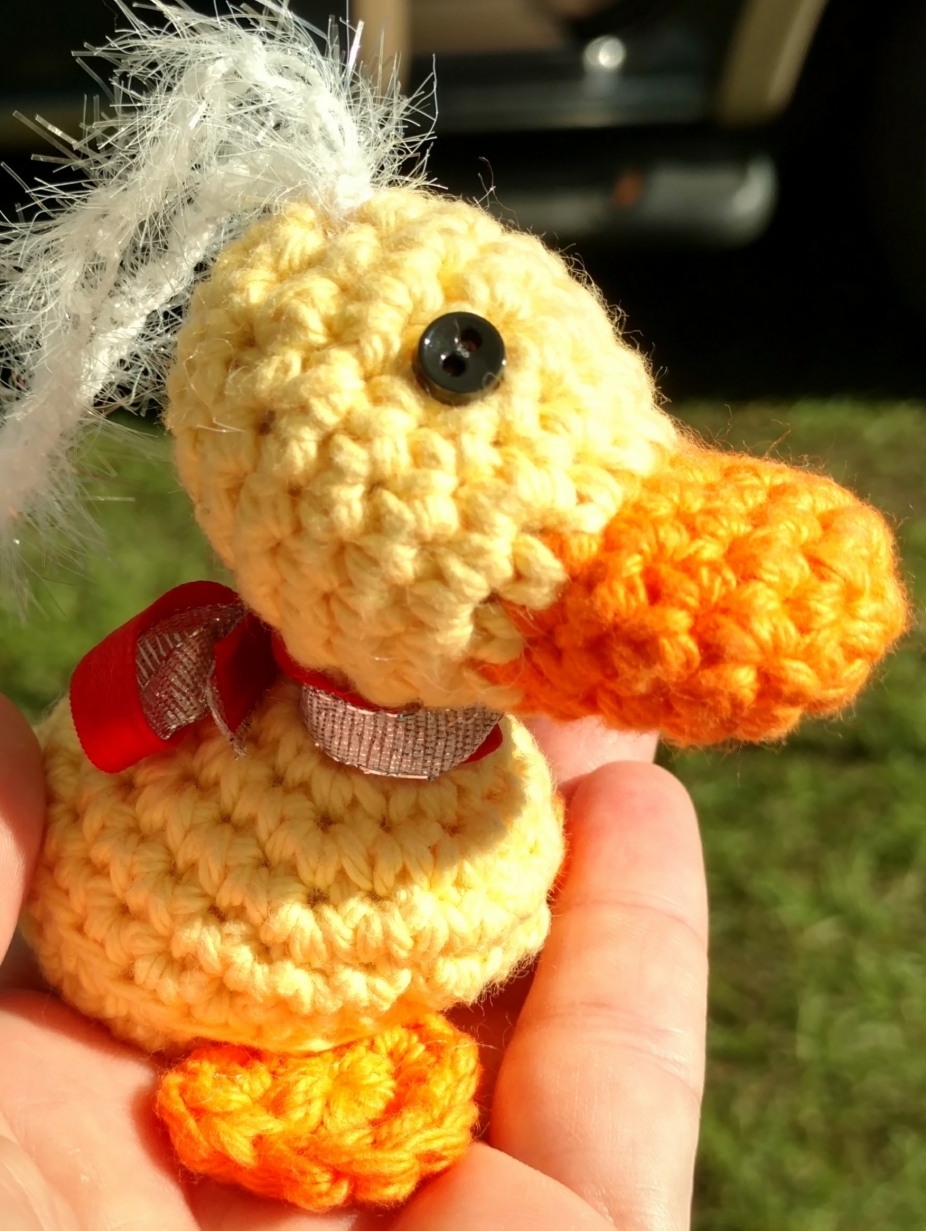 Duck keychain by MaikasCrafts, Crocheting on