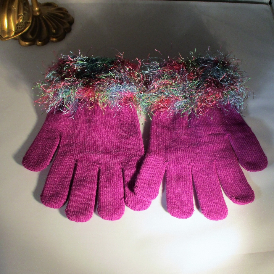 Knit gloves faux fur knit cuff, cranberry with multi cuff