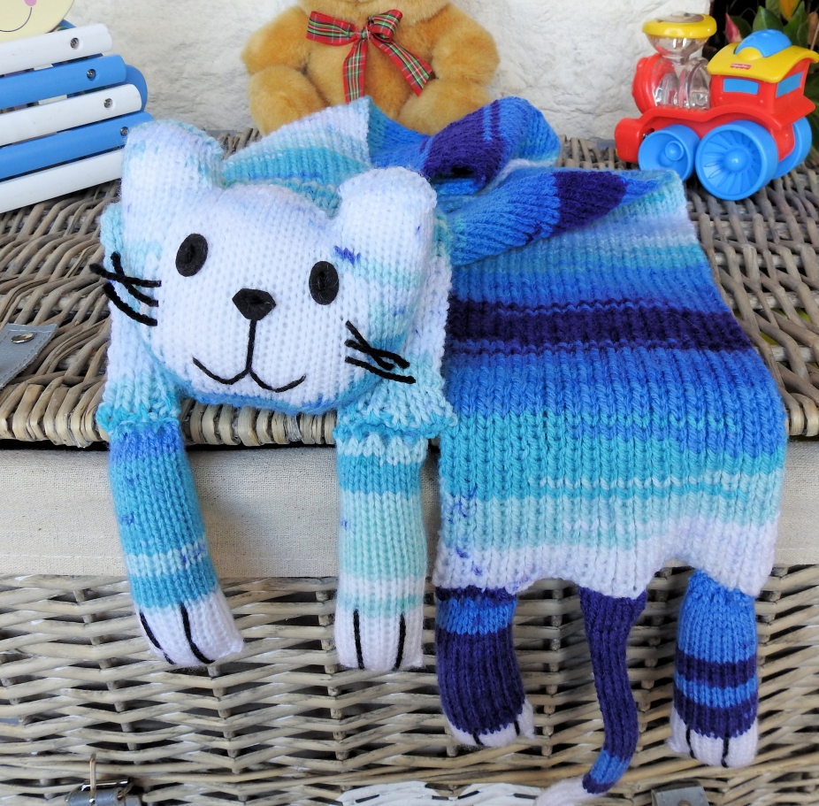 Childs Blue Random Knitted Cat Scarf Free Shipping Scarf animal crochet pattern patterns scarves puppy animals ooak diy knitting clothes cute tutorial handmade bufandas cat autumn pdf easy