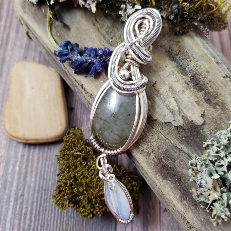 Dual Labradorite and Moonstone Dangle Pendant by Store 31313