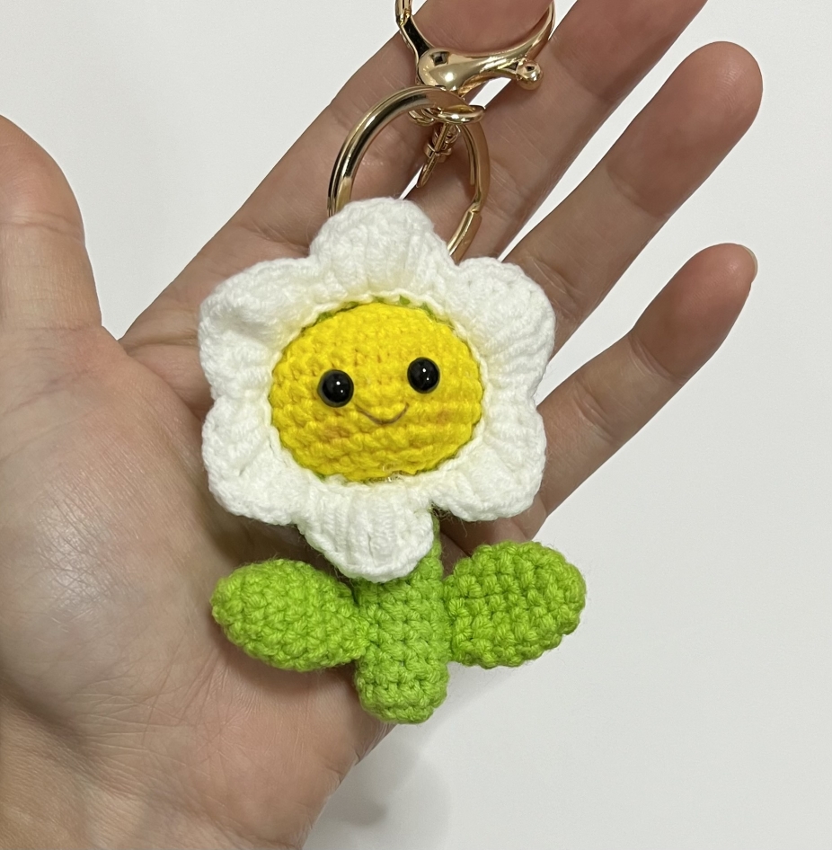 Handmade Cute Amigurumi smiley face flower keychain/bag charm