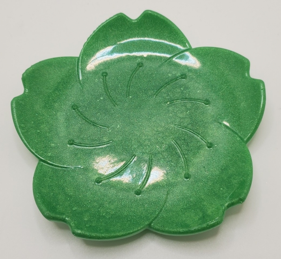 Flower dish/Resin art by KellysKreations, Figurines & Miniatures