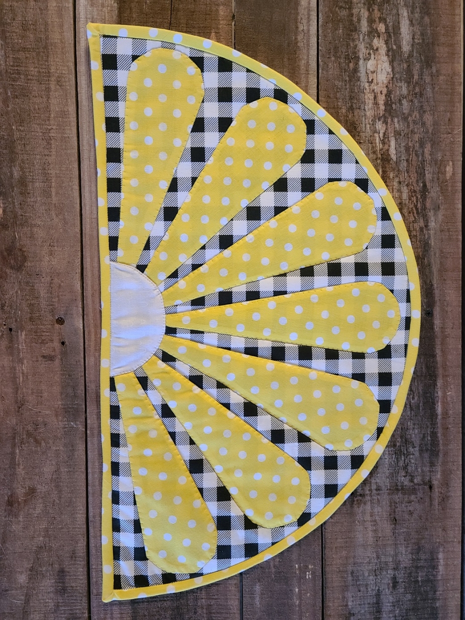 Yellow Flower Quilted Placemat set with center piece mat