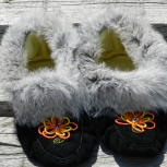 Ladies size 8 Moccasin/slipper
