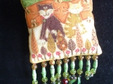 Pillow Brooch: Two Cats in the Leaves 