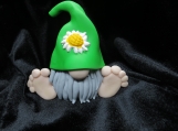 Green hat gnome with a daisy