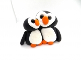 Penguin mommy & baby figurine