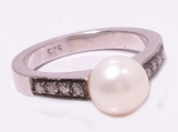 925 Sterling Silver Pearl & Diamond Gemstone Ring