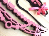 Reversible Cheshire Chain (black pink)