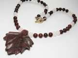MAple leaf gemstones necklace 