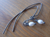 Tiny Pearls Earrings