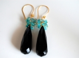  Long black onyx and blue chalcedony chips earrings