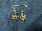 Snowflake earrings to celebrate the season