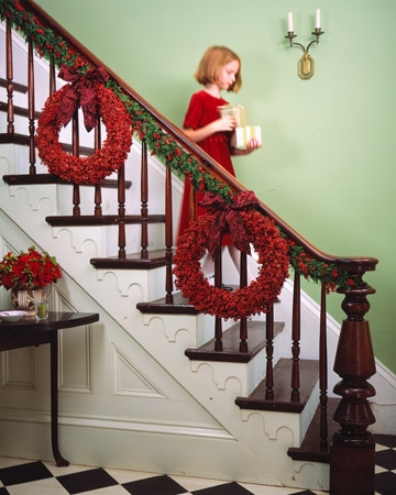 Xmas decor - red wreaths