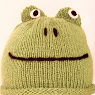 Green frog knit hat