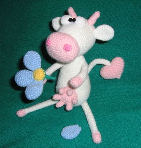 handmade knitted cow, Yulia Sokolova