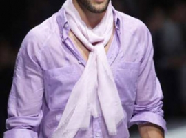 Versace: A loosely knotted silk scarf acts as a replacement for the necktie. (Peter Stigter)