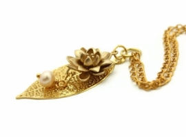 Lotus pendant necklace gold leaf birthday gift for her canada.