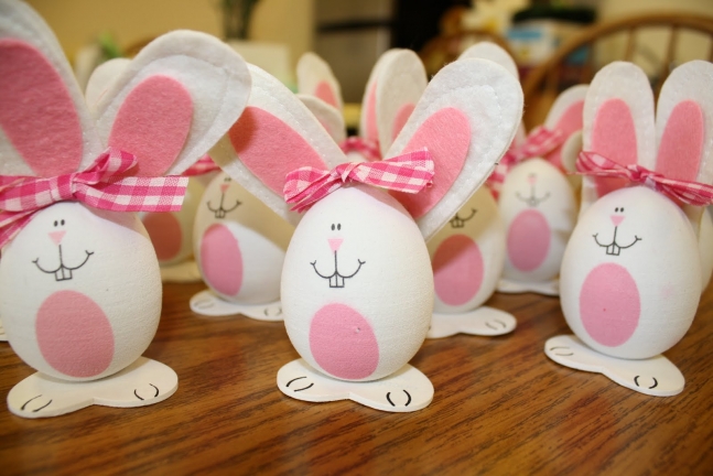 Easter rabbit table decorations.