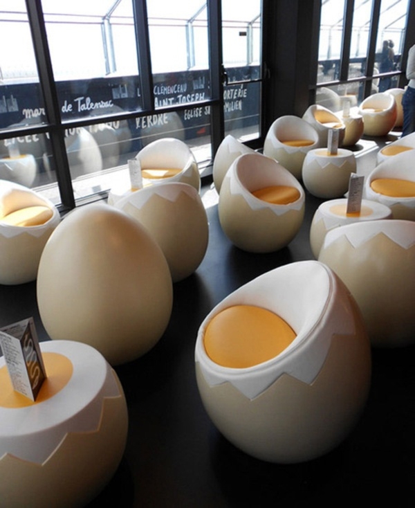 Le Nid Egg Chairs.